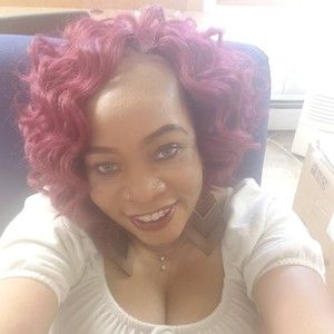 Meet your Posher, Laurie